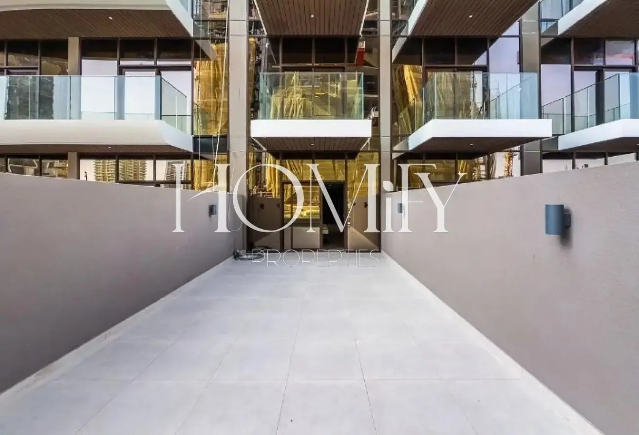 HOT DEAL | PREMIUM BUILDING | VACANT