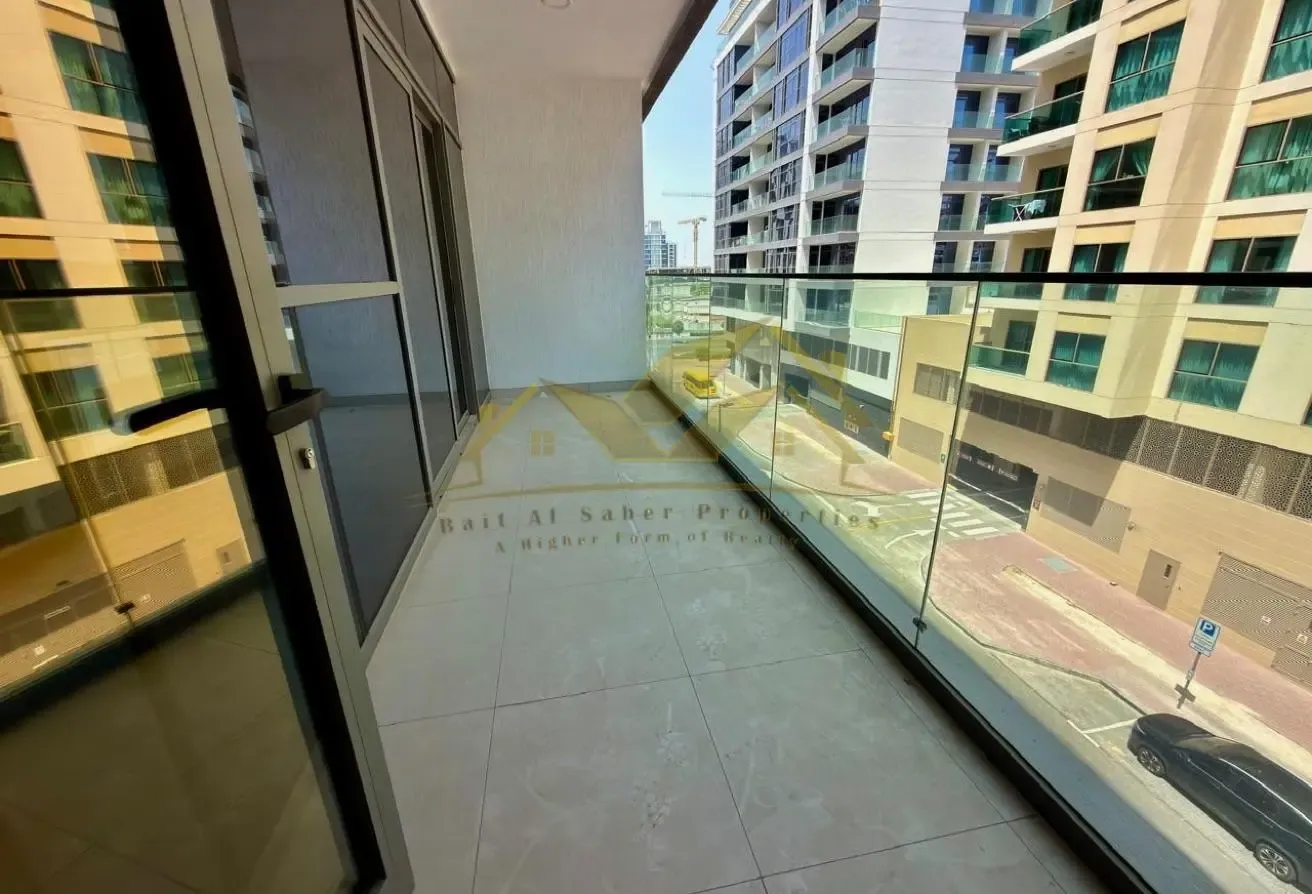1 BR Apartment Brand New Building Near metro