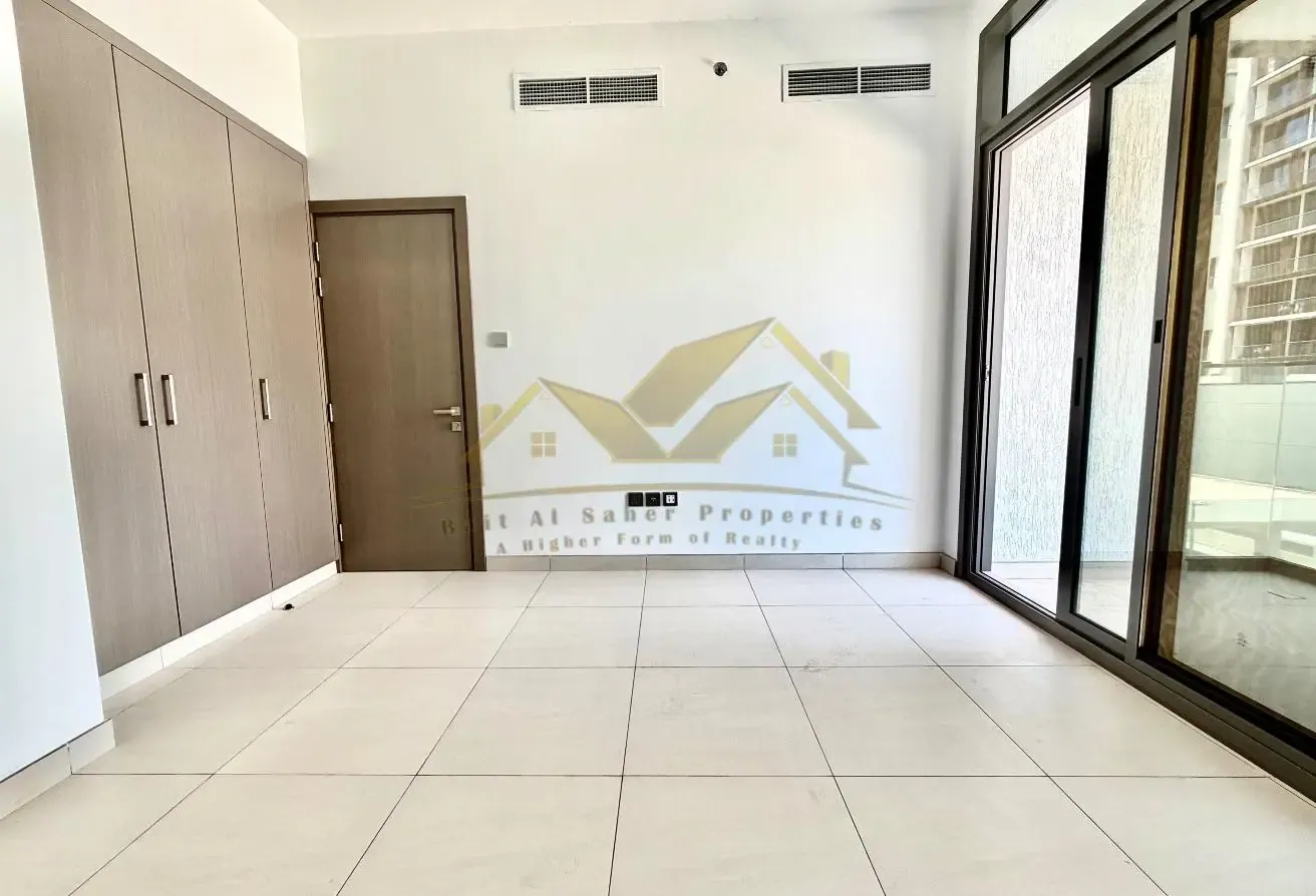 BRANDNEW 1bhk with gym pool near metro & park JGC