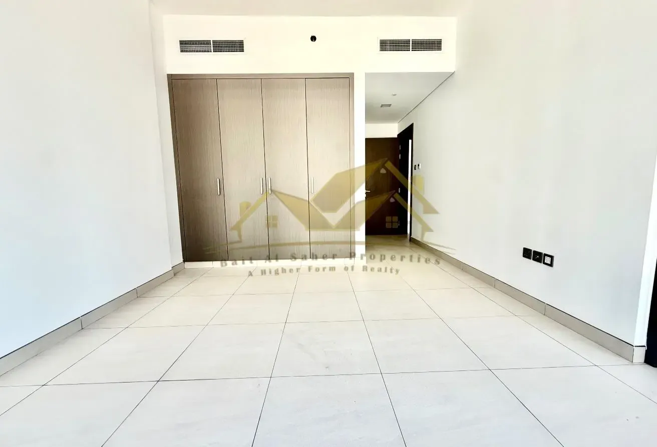 BRANDNEW 1bhk with gym pool near metro & park JGC