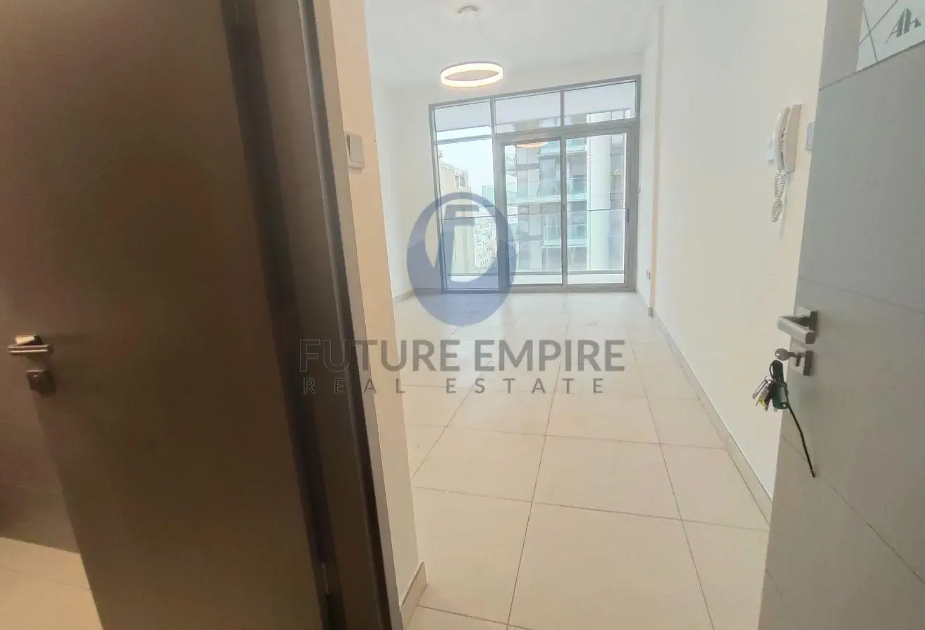 Be the First Tenant | Luxury 1BHK | Closed Metro