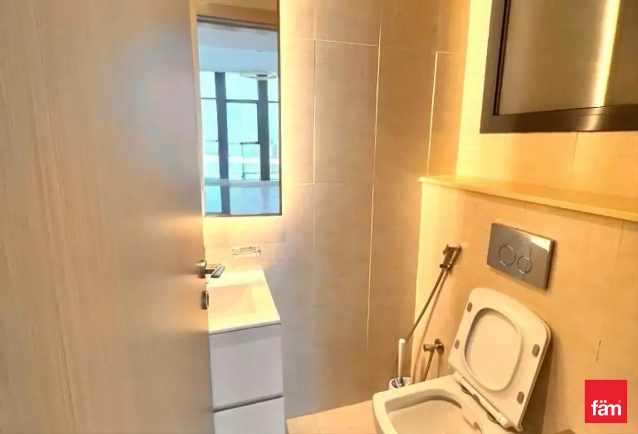 Bright & Spacious 1BR| Regina Tower JVC