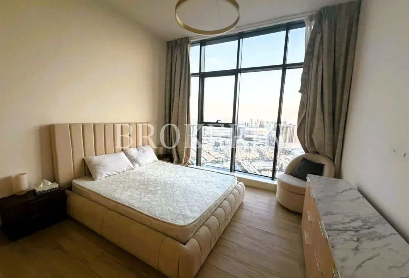 FULLY FURNISHED | PRIME LOCATION | BRIGHT INTERIOR
