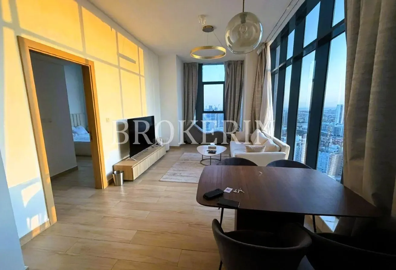 FULLY FURNISHED | PRIME LOCATION | BRIGHT INTERIOR