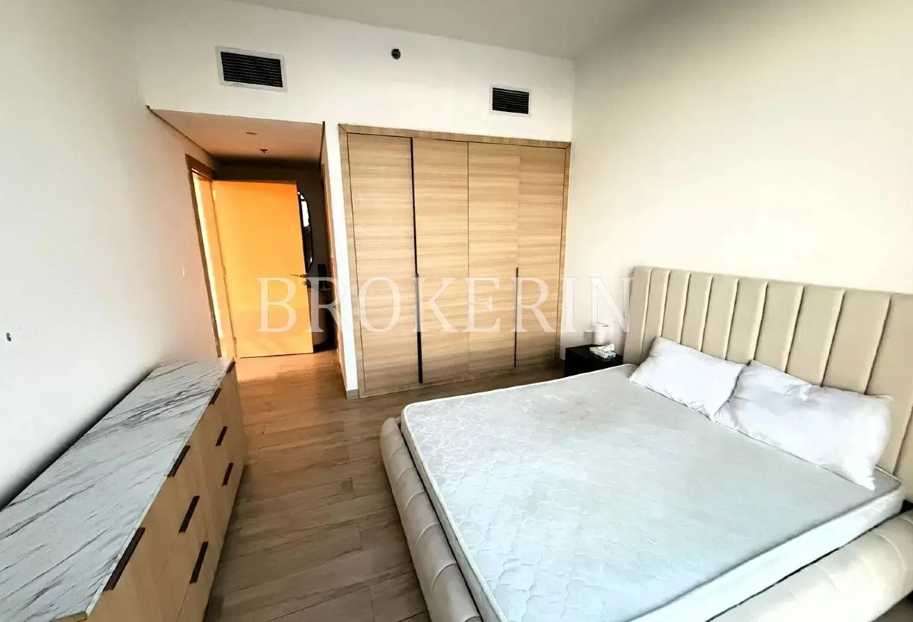 FULLY FURNISHED | PRIME LOCATION | BRIGHT INTERIOR