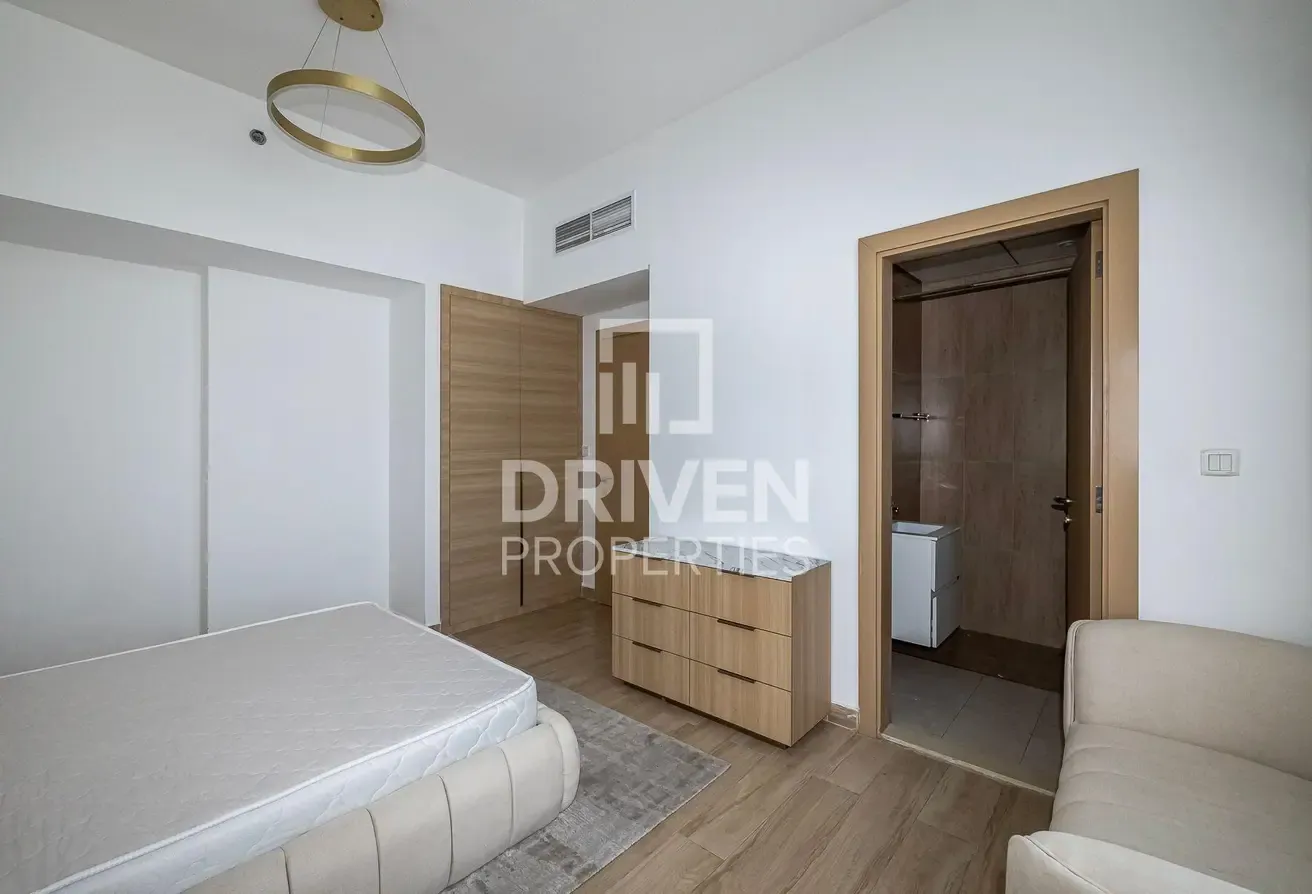 No Agents | Annual Contract Only | Prime Location