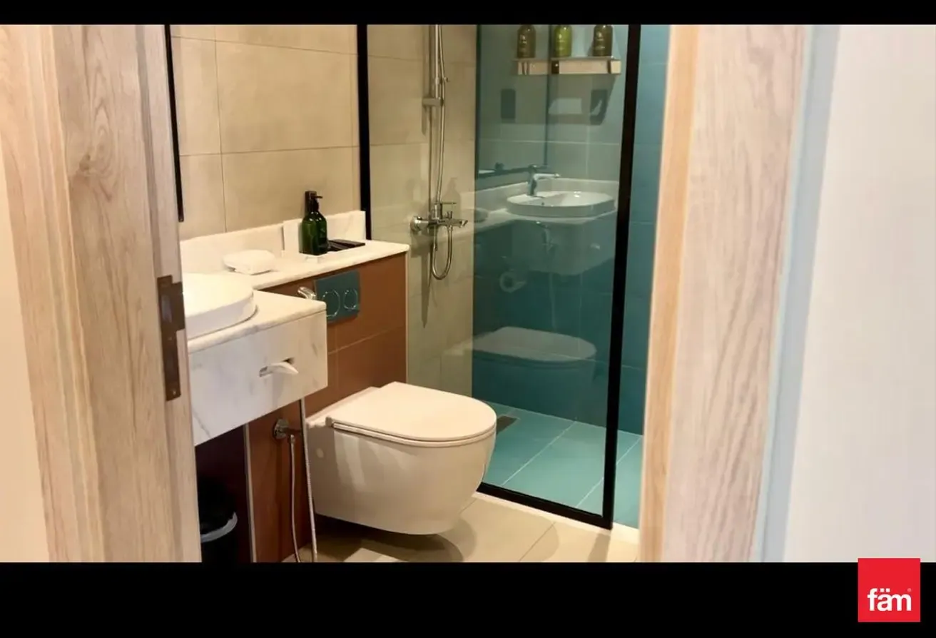 Strategic Location| Canal View| Serviced Apartment