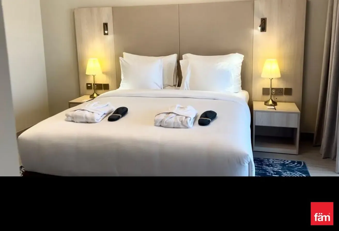 Strategic Location| Canal View| Serviced Apartment