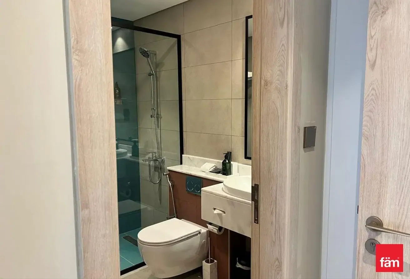 Serviced Apartment| Strategic Location| Canal View