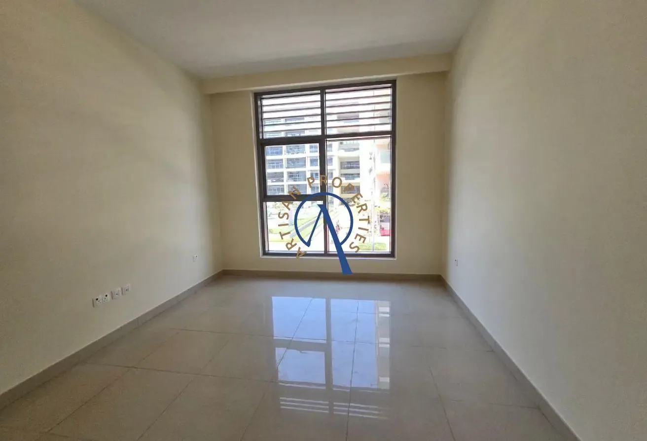 STORAGE & LAUNDRY | VACANT | POOL VIEW