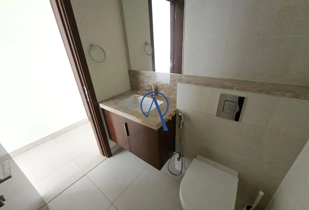 STORAGE & LAUNDRY | VACANT | POOL VIEW