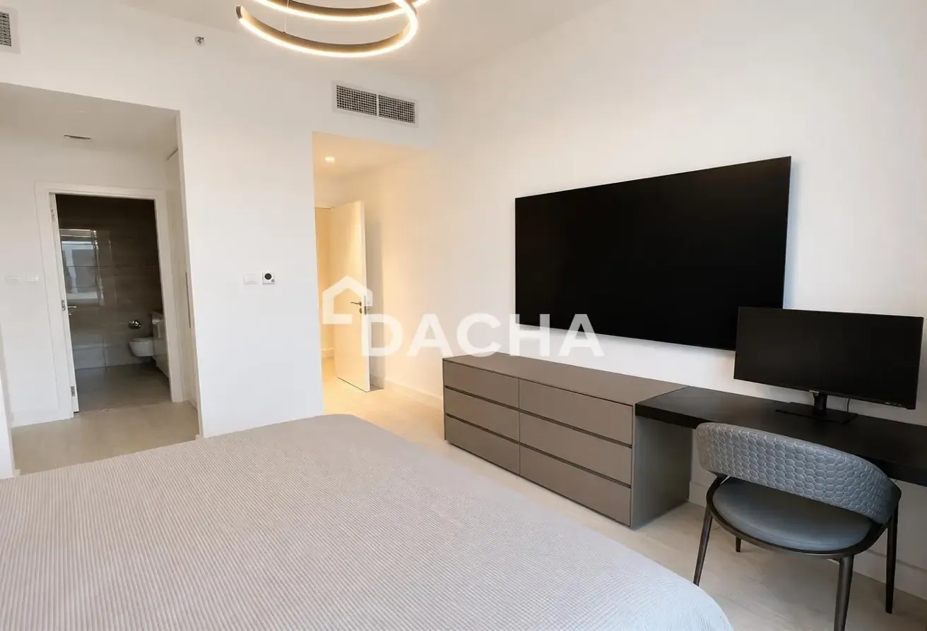 Partially Upgraded | High Floor | Vacant