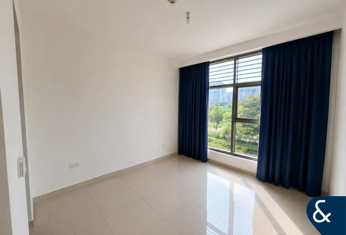 Corner unit | Exclusive | Pool & Park View