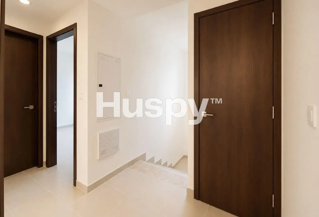 Middle Unit | Unfurnished | Vacant Now