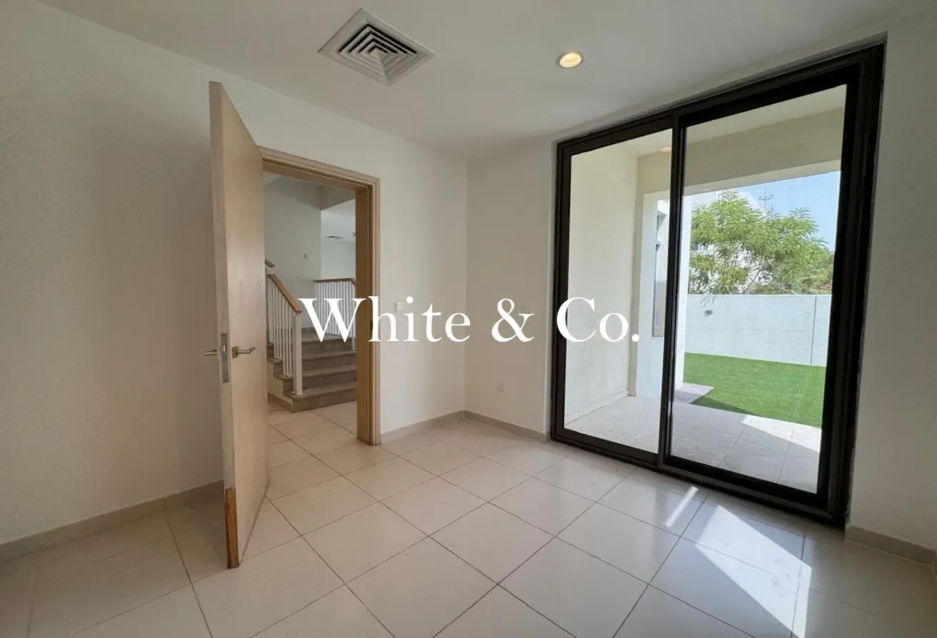 Type J | Vacant | Close To Park And Pool