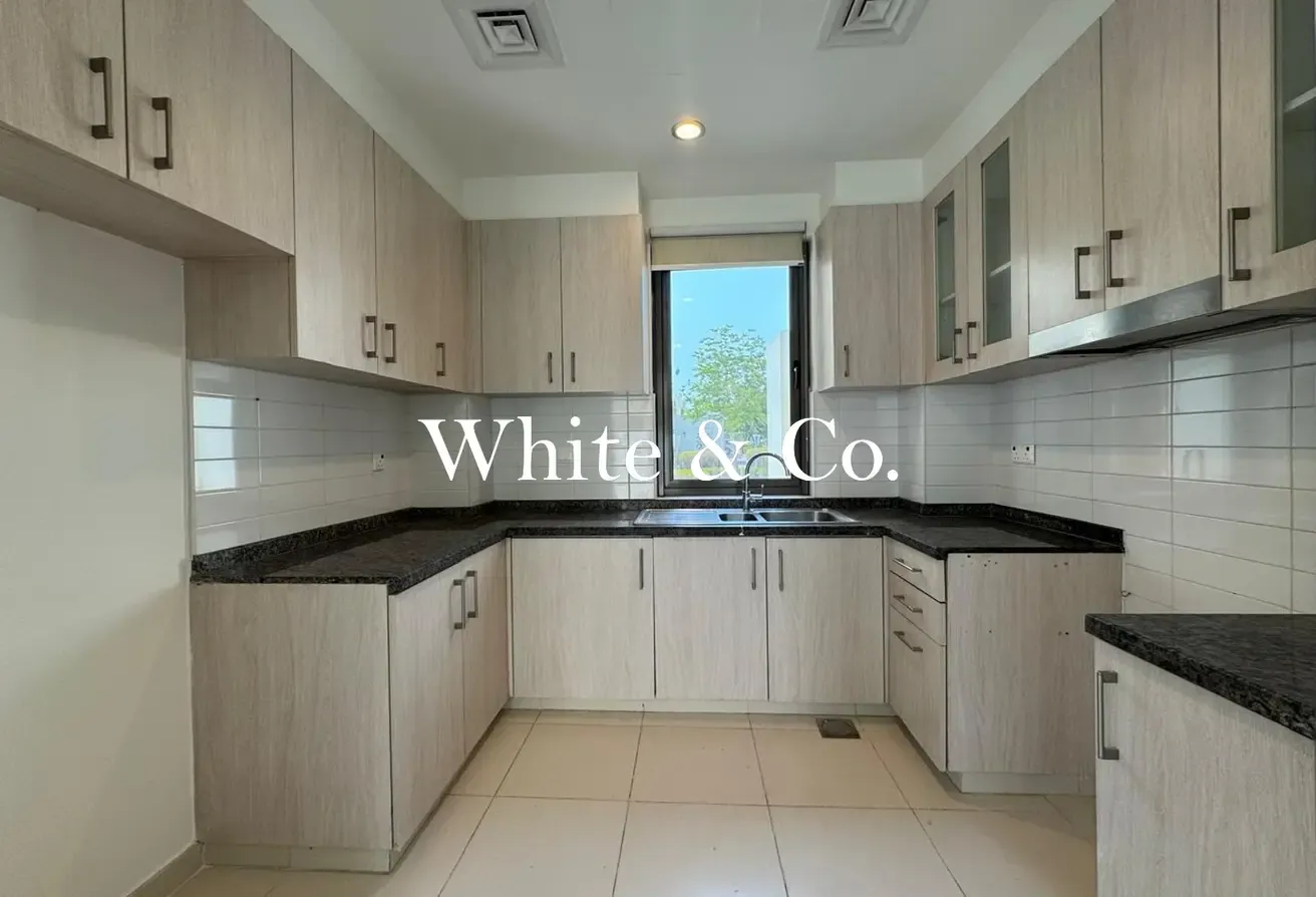 Type J | Vacant | Close To Park And Pool
