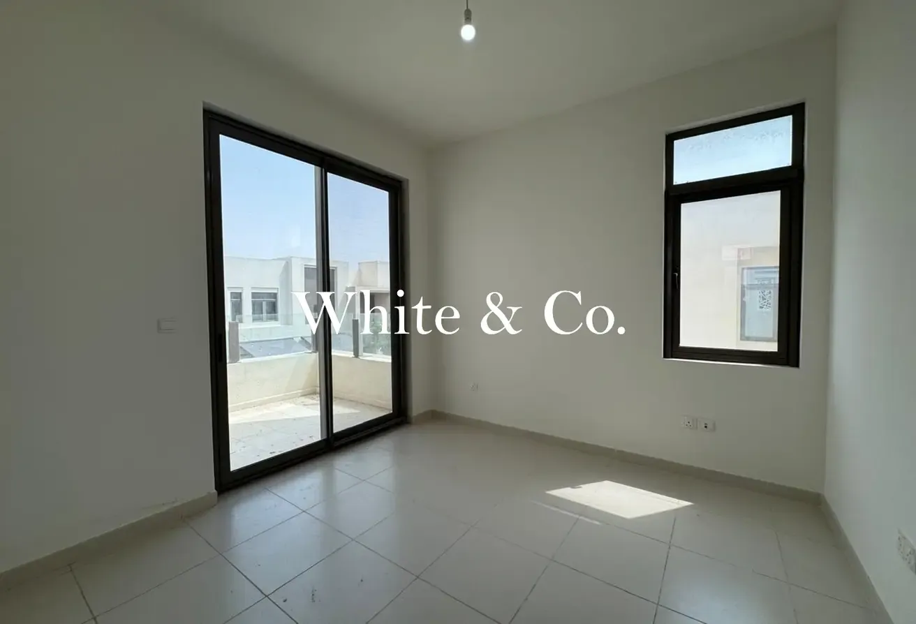 Type J | Vacant | Close To Park And Pool