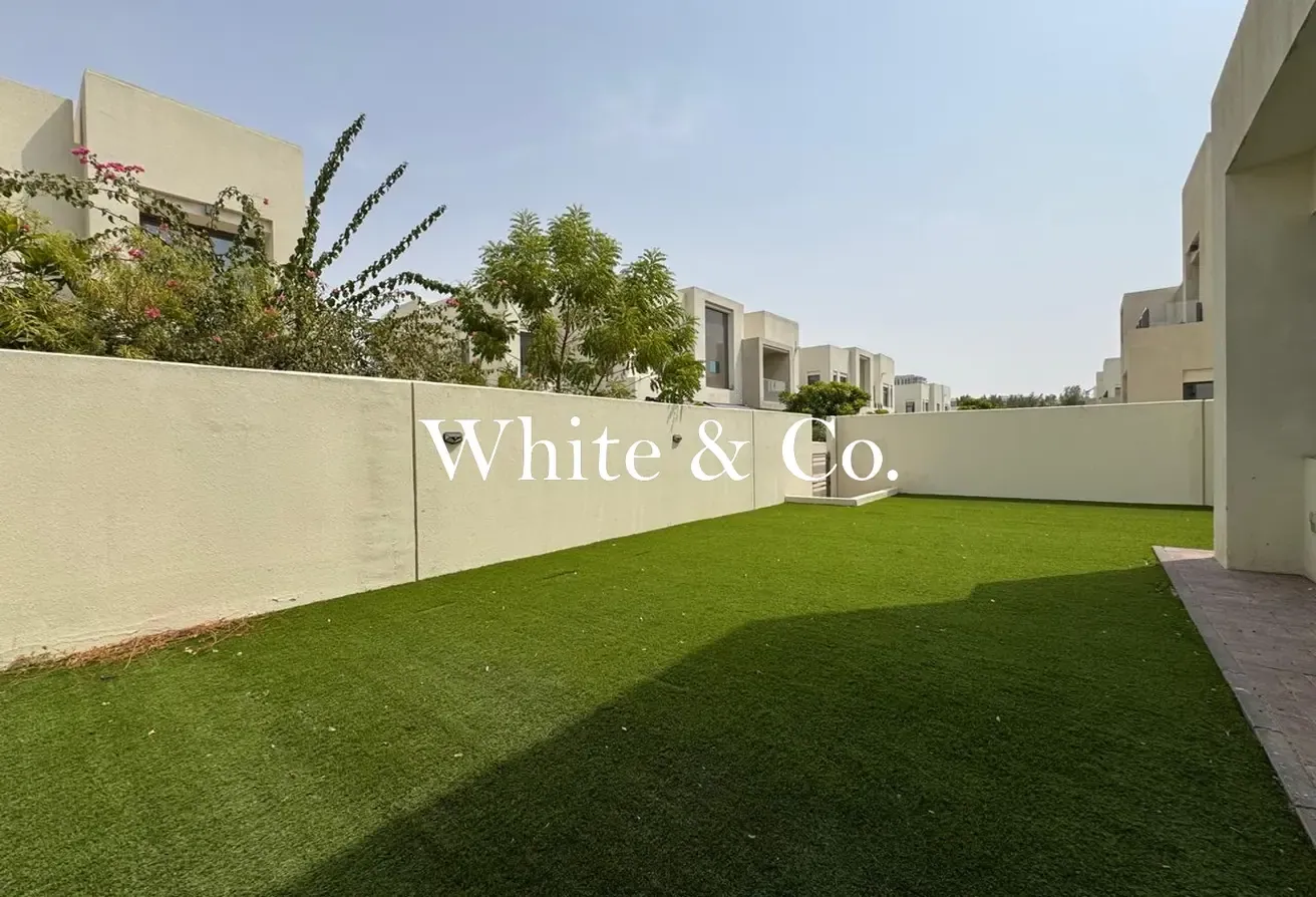 Type J | Vacant | Close To Park And Pool