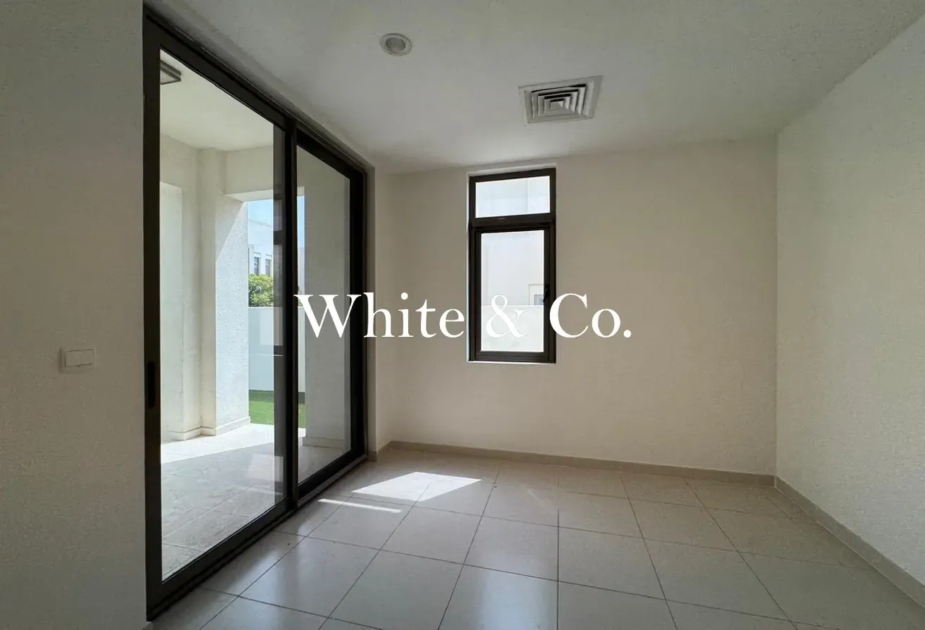 Type J | Vacant | Close To Park And Pool