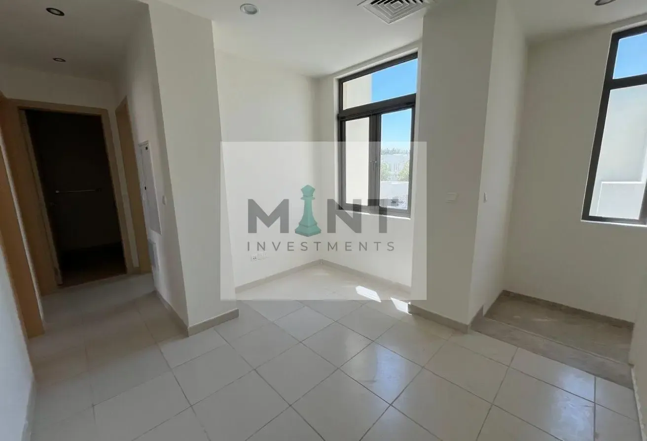 With Maid's Room | Ready To Move | Single Row