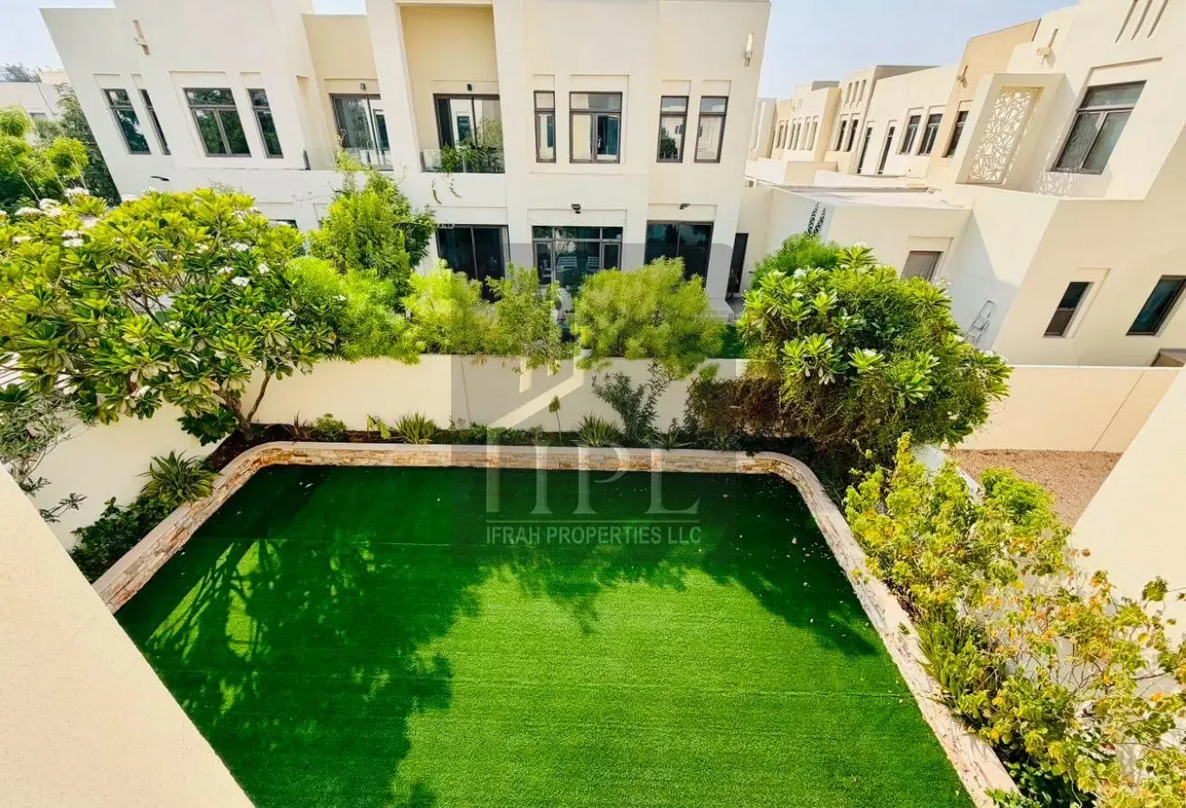 Luxury Fully Furnished | Upgraded | Ready to Move