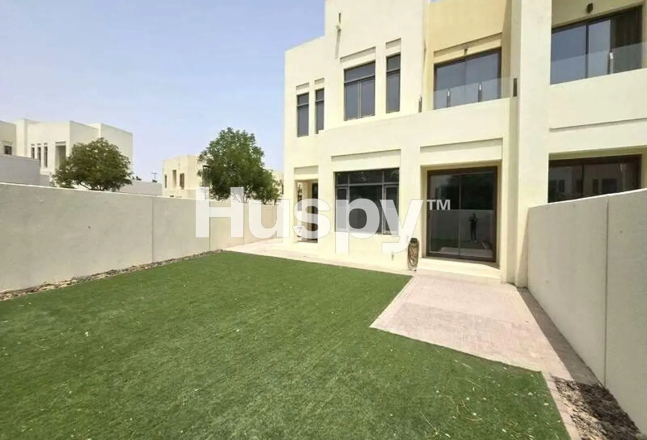 Vacant | Single Row | Near Pool and Park