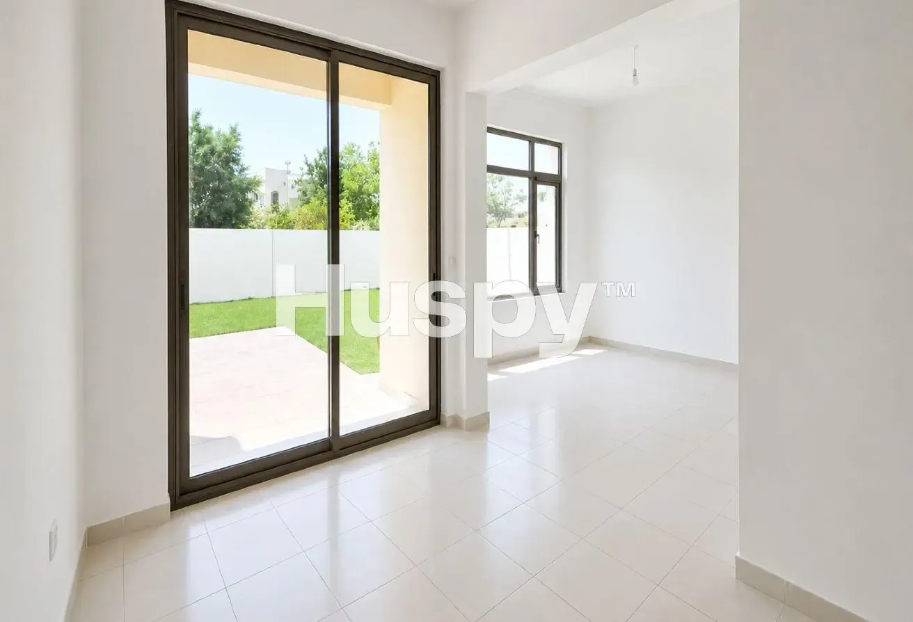 Vacant | Single Row | Near Pool and Park
