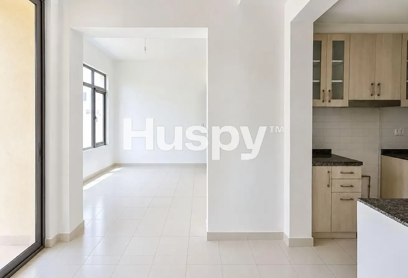 Vacant | Single Row | Near Pool and Park