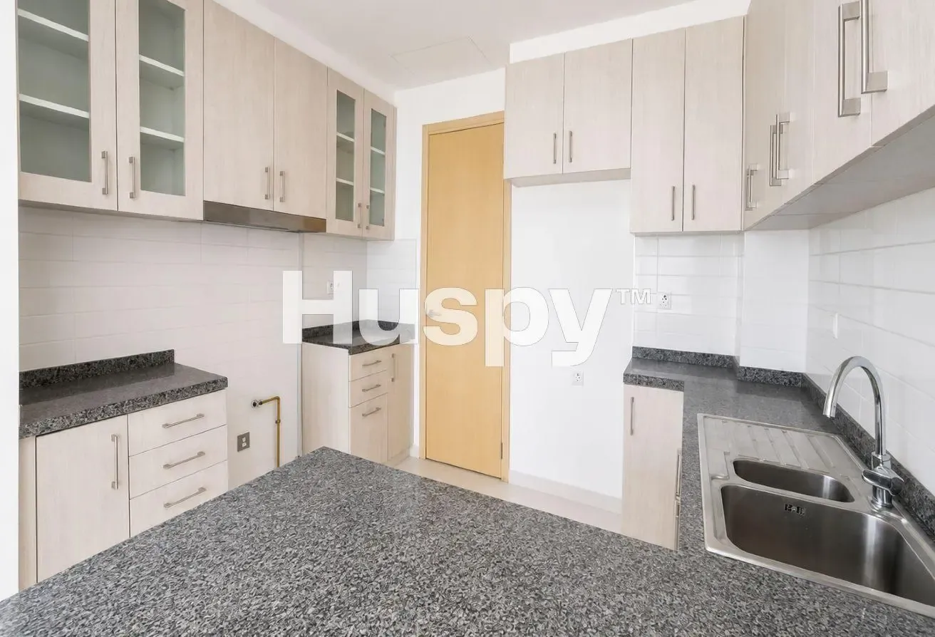 Vacant | Single Row | Near Pool and Park