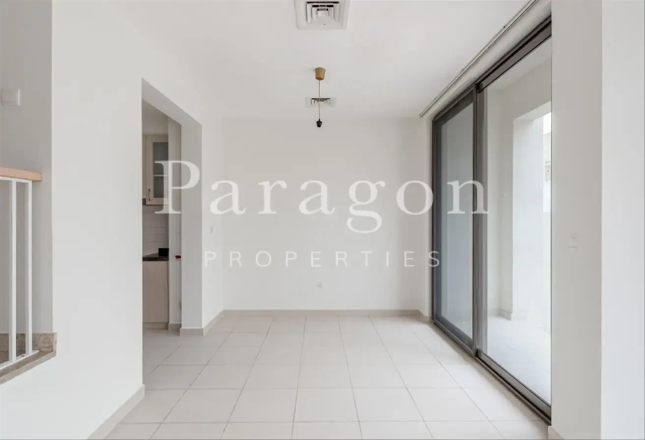 Corner Unit | Type J | Close to Park and Pool