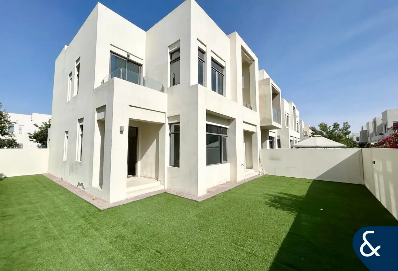 3 bedroom | Study | Corner Plot | Vacant