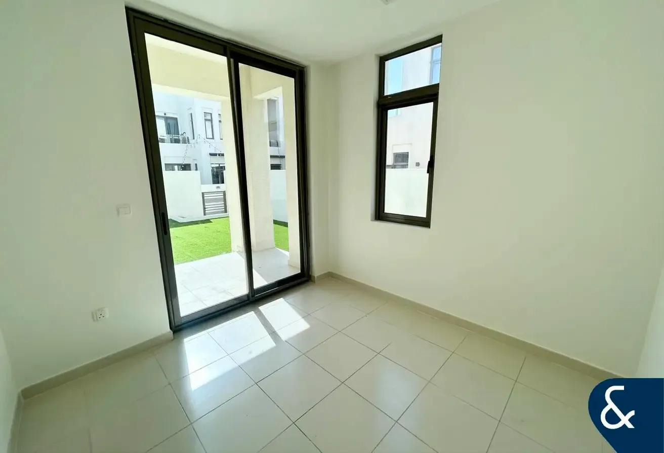 3 bedroom | Study | Corner Plot | Vacant