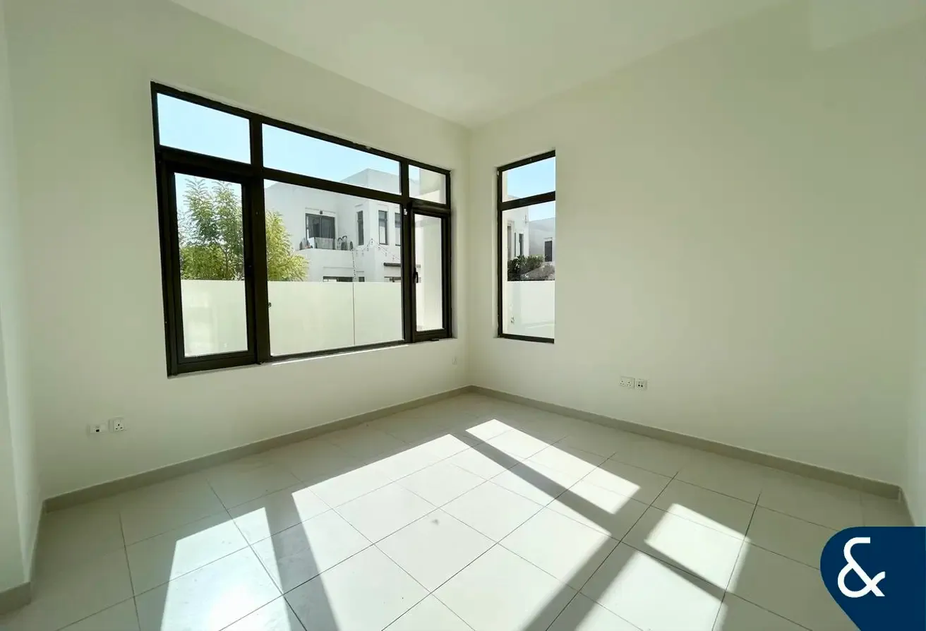3 bedroom | Study | Corner Plot | Vacant
