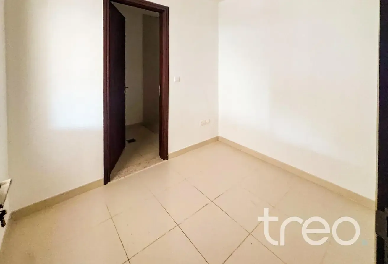 Close To Entrance | Type J | Vacant Now
