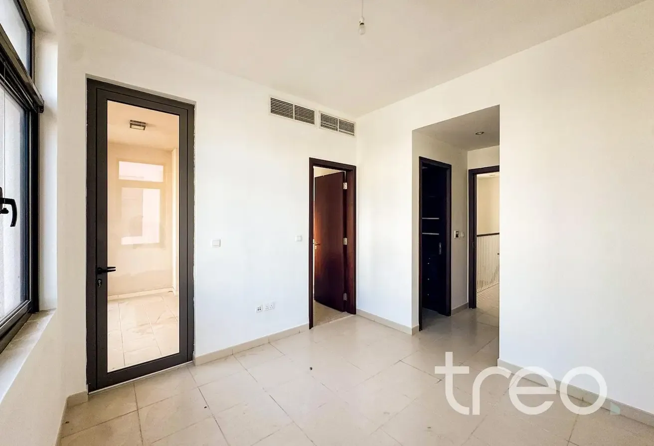 Close To Entrance | Type J | Vacant Now