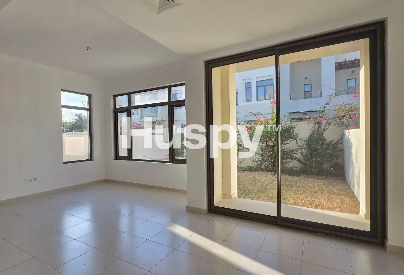 Vacant Now | With Study | Near Community Centre