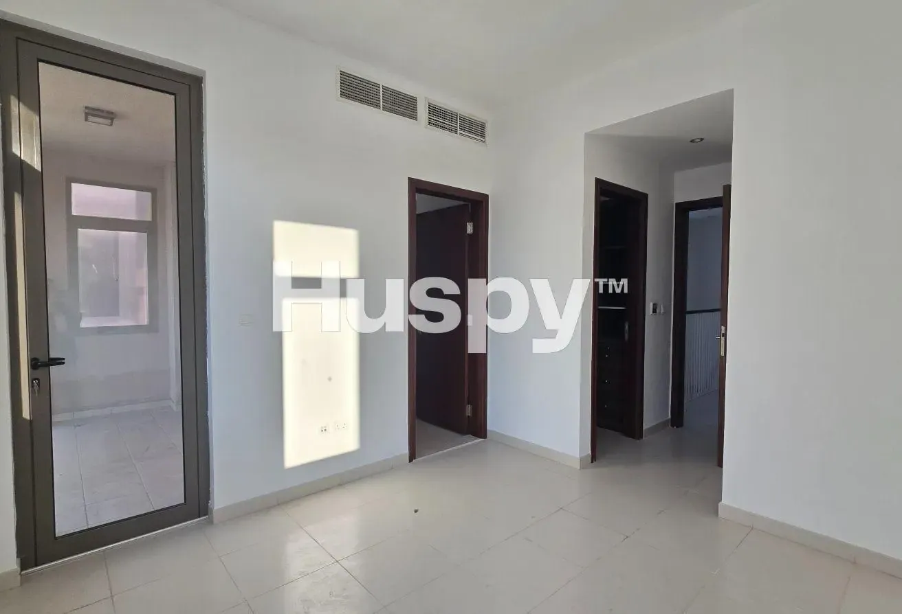 Vacant Now | With Study | Near Community Centre