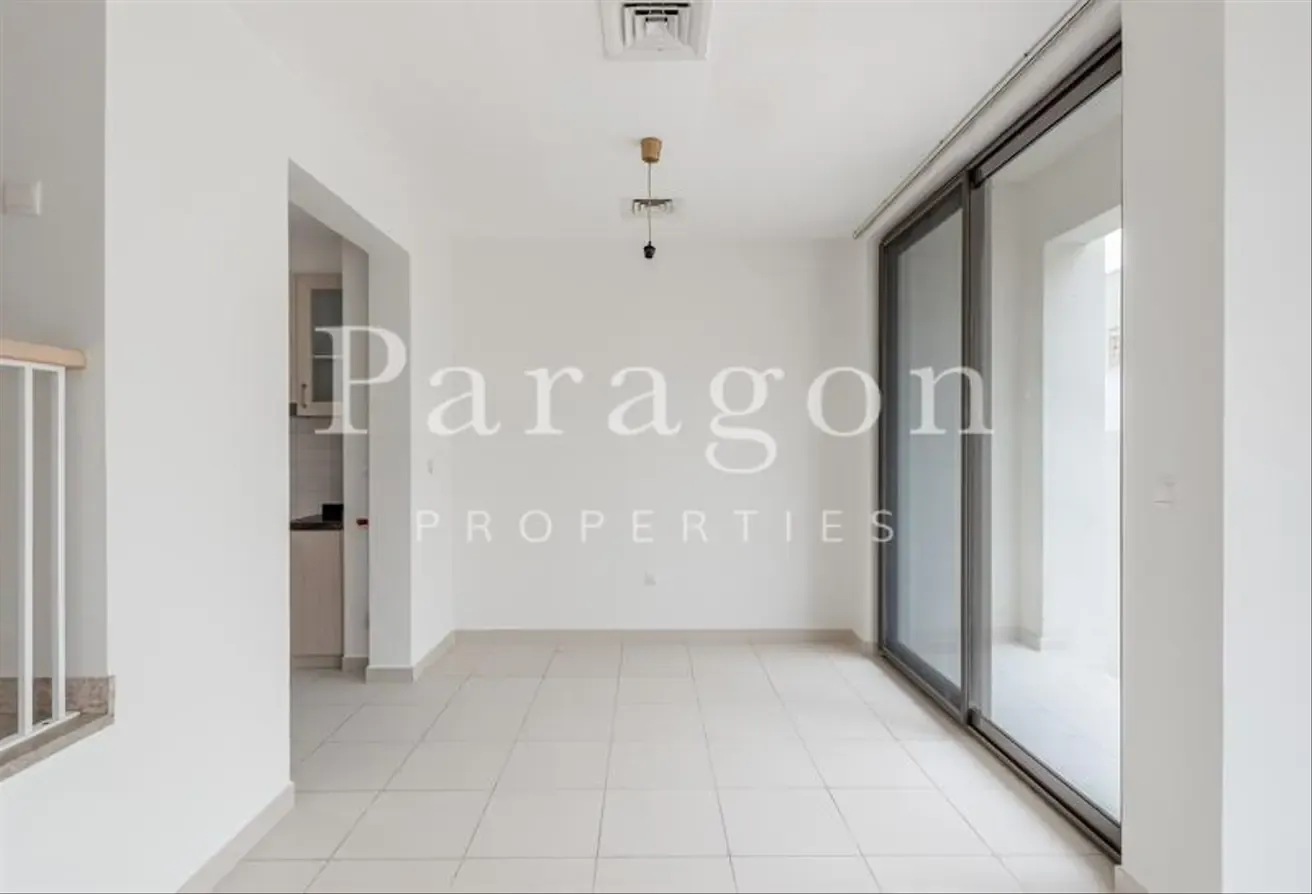 Corner Unit | Type J | Close to Park and Pool