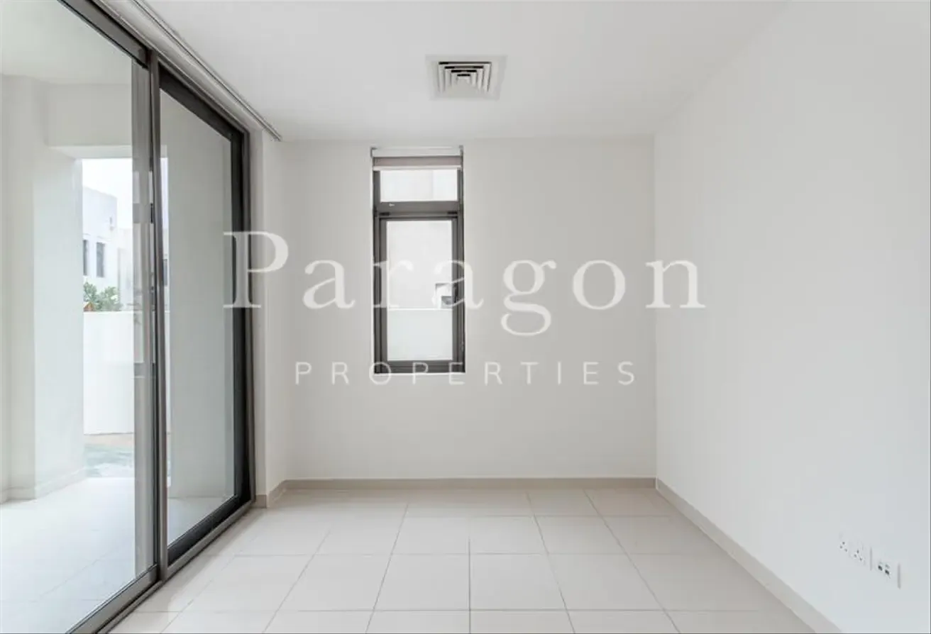 Corner Unit | Type J | Close to Park and Pool