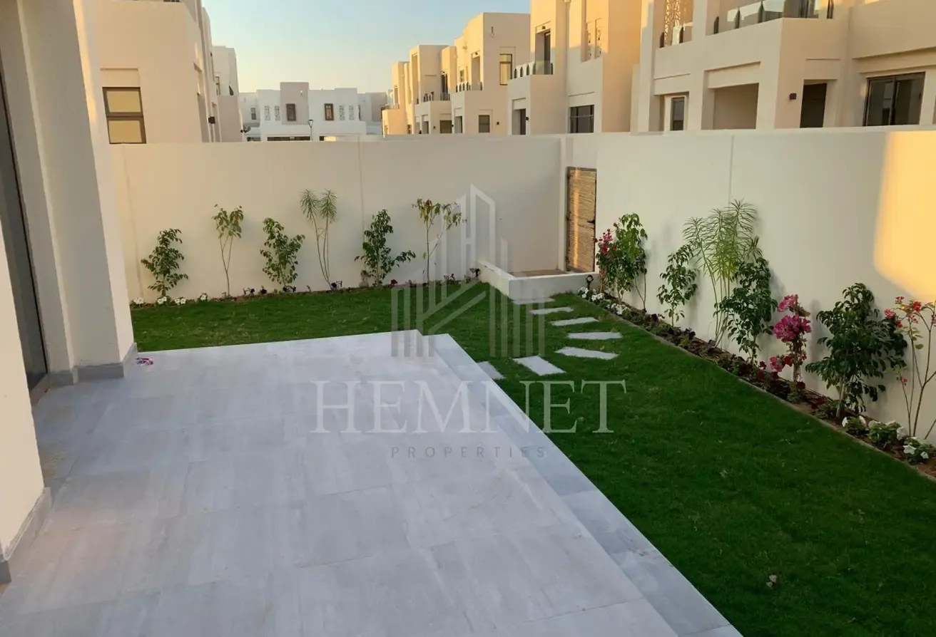 Well-Maintained Villa | Enclosed Garage | Ready to Move In