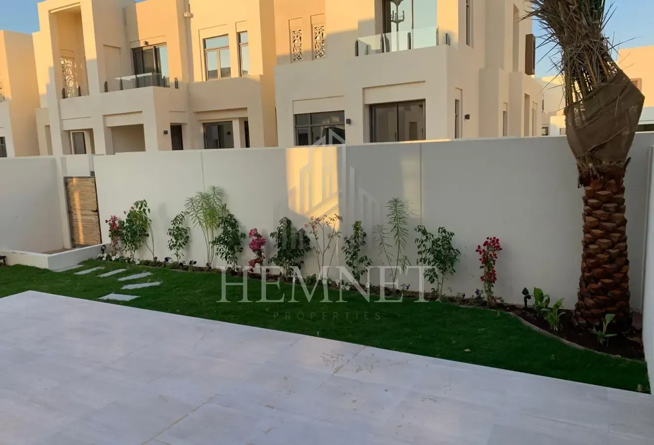 Well-Maintained Villa | Enclosed Garage | Ready to Move In