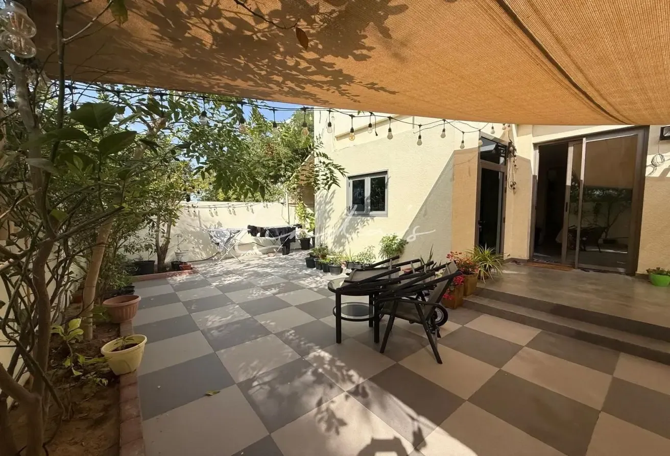 Mira Oasis 1 | Corner Townhouse | Single Row