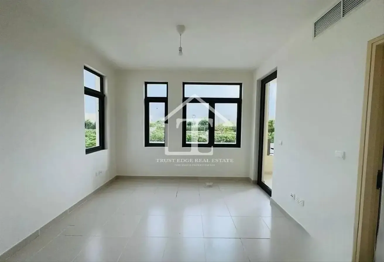 Vacant | With Study Room | Type J