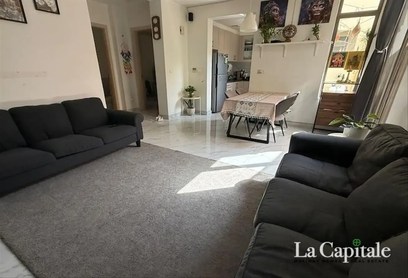 WELL PRICED | RENOVATED | READY TO MOVE IN
