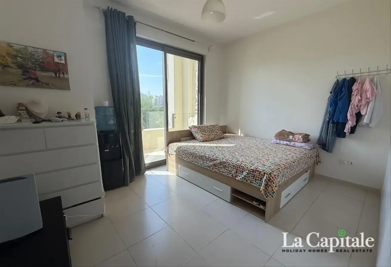 WELL PRICED | RENOVATED | READY TO MOVE IN