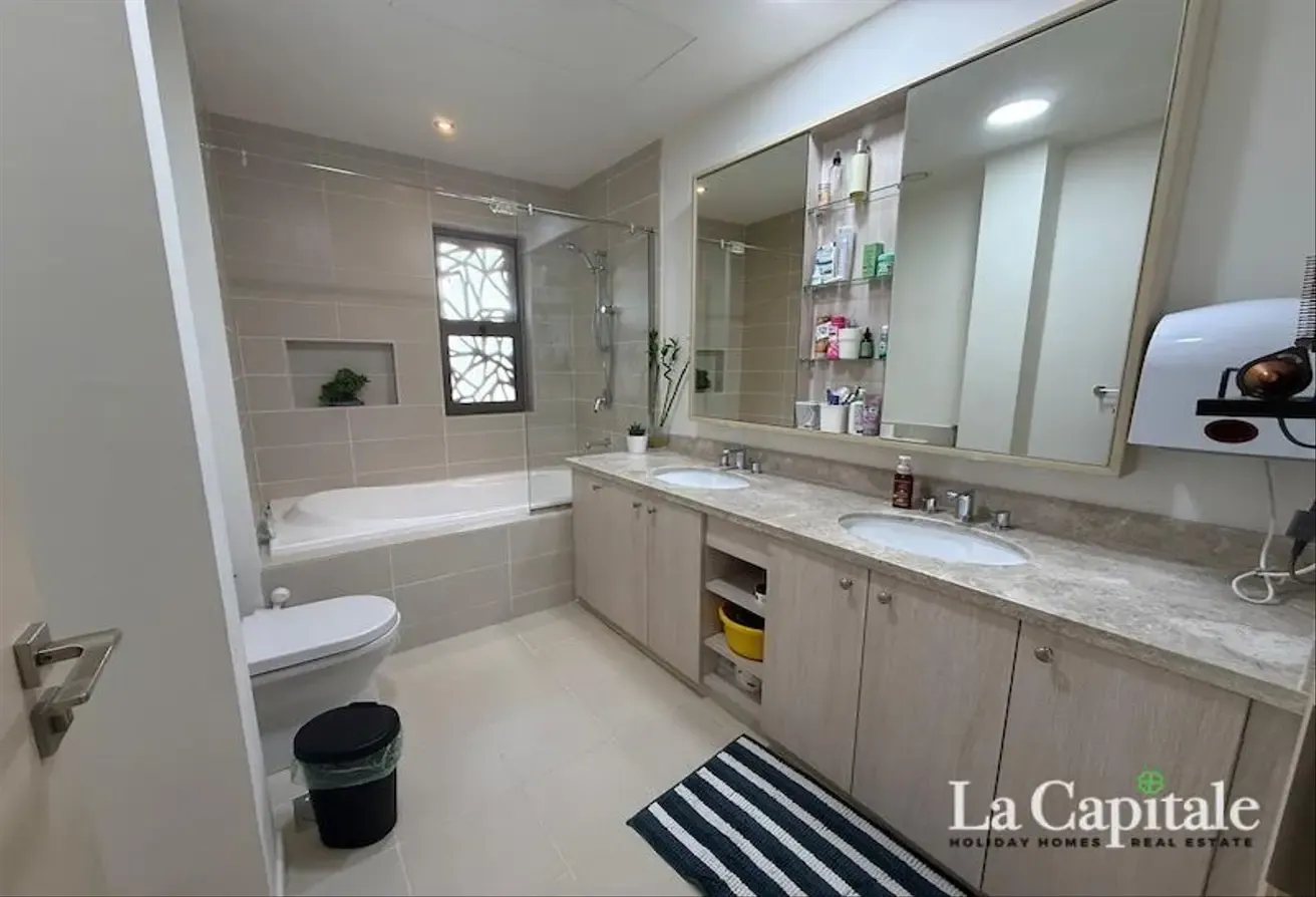 WELL PRICED | RENOVATED | READY TO MOVE IN