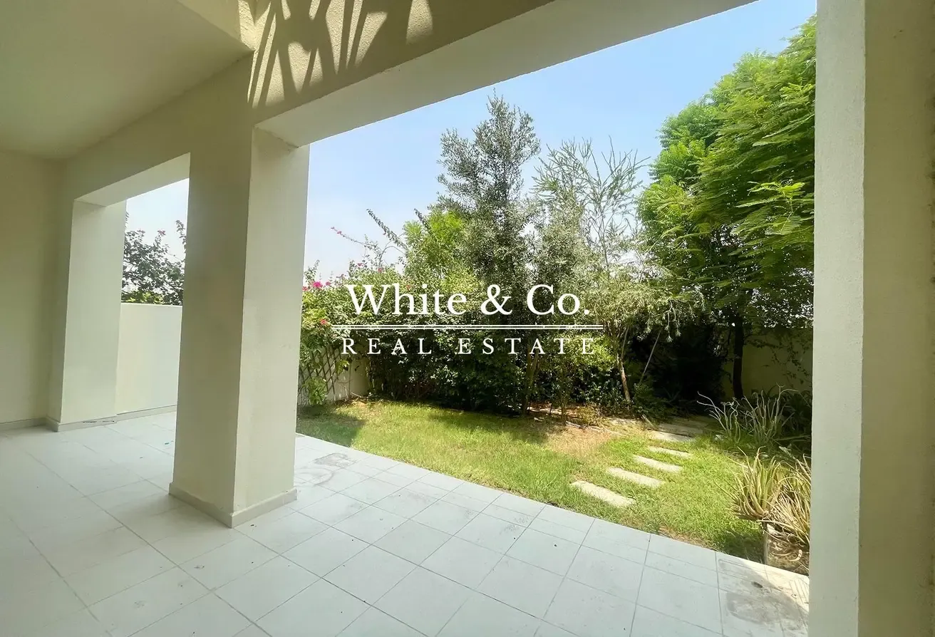 Spacious Type G | Single Row | Landscaped