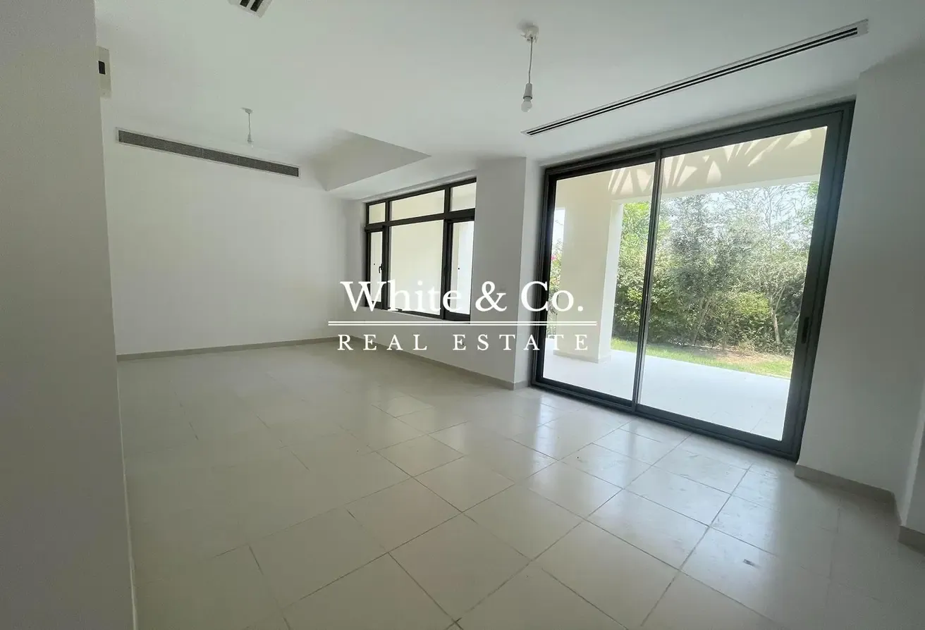 Spacious Type G | Single Row | Landscaped