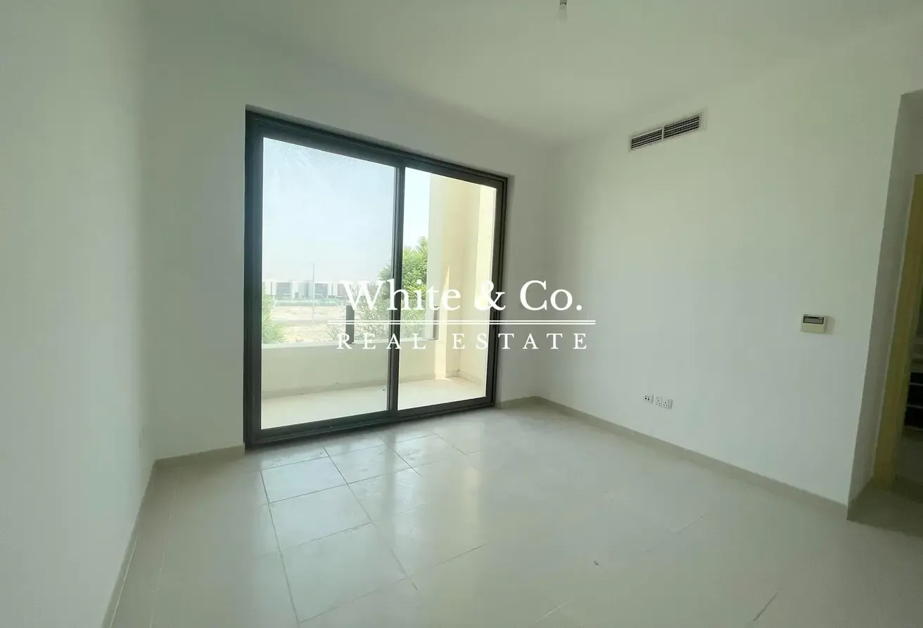 Spacious Type G | Single Row | Landscaped