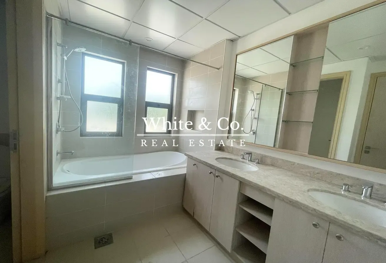 Spacious Type G | Single Row | Landscaped